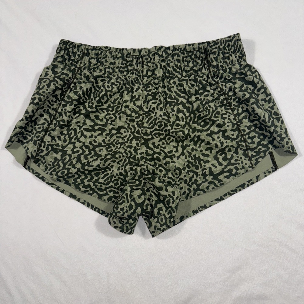 ATHLETA‎ Shorts Women's Size Small Green Forest Camouflage Running Inseam 3"